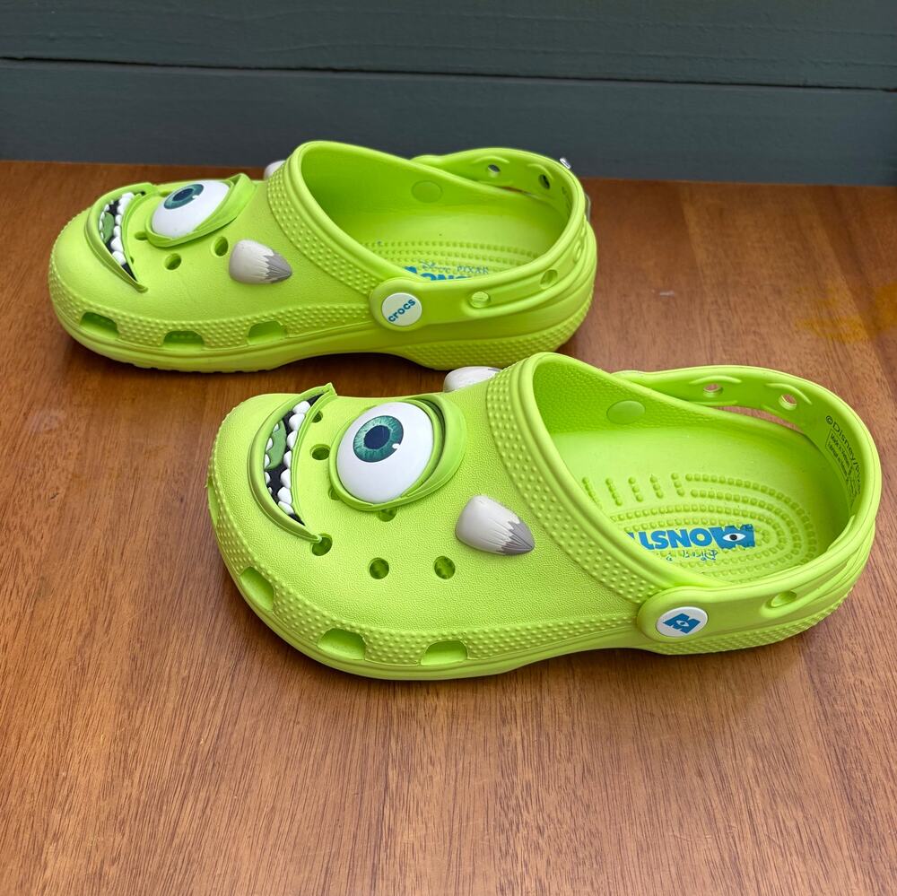 Crocs Disney Pixar Monsters Inc Mike Wazowski Clogs Kids J2 Lime Green Glow